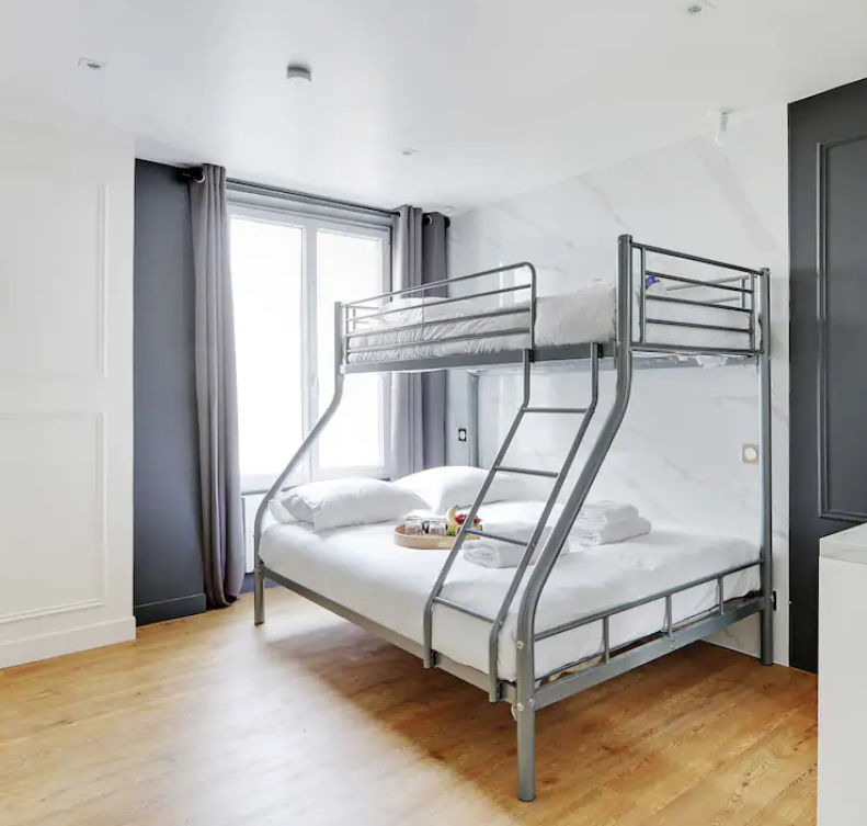 Lit superpos� trois personnes 350 Paris 10 (75)