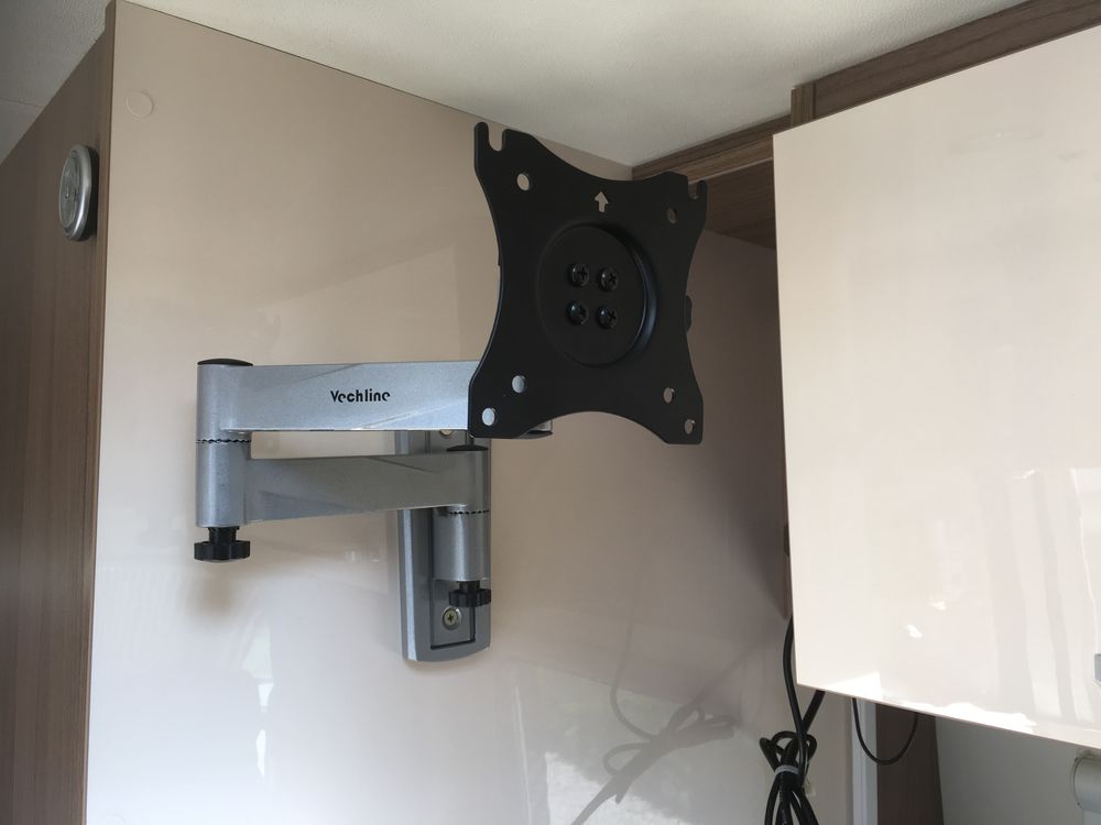 SUPPORT TV >>>CAMPING CAR 15 Saint-Georges-sur-Cher (41)