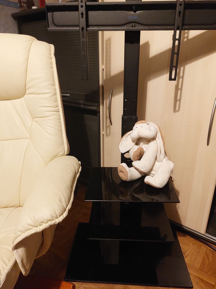 Support TV design vitrage fum�, toutes dimensions tv. 40 Magny-en-Vexin (95)