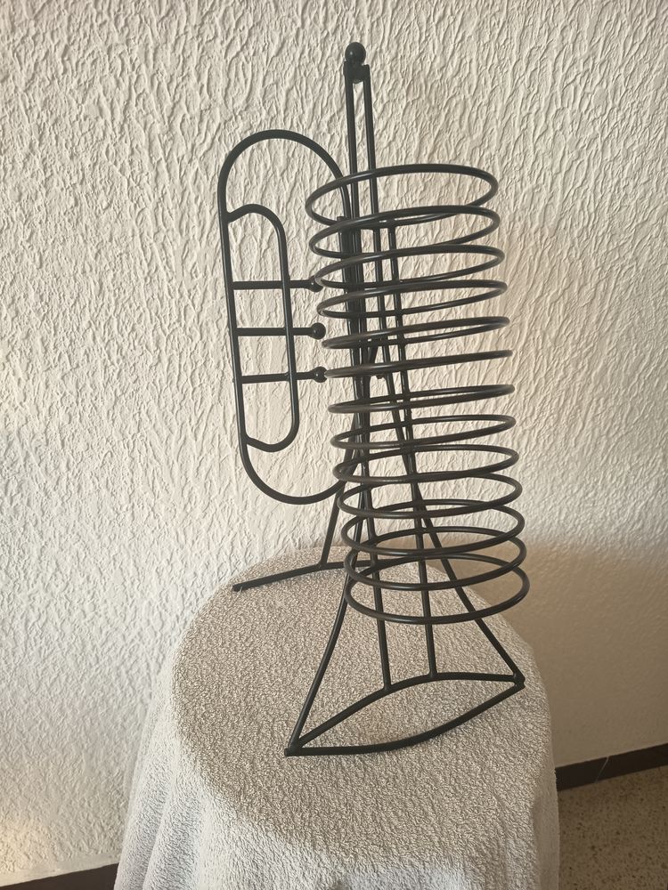 support cd  forme trompette  fer forg� 5 Marignane (13)