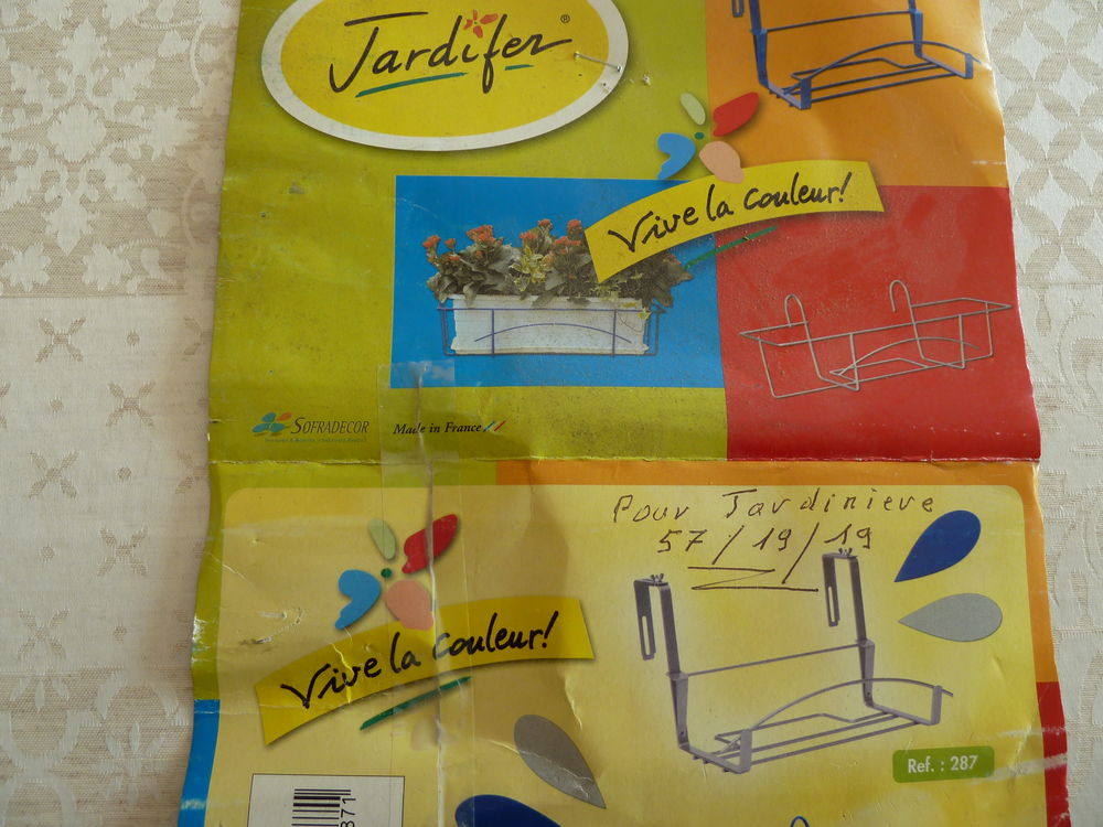 LOT de 4 SUPPORT JARDINIERE 39 Besan�on (25)