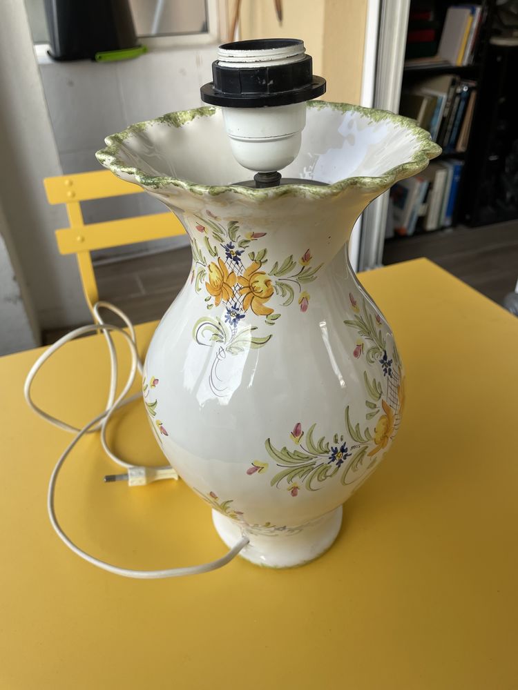 Support de lampe en faience 30 Le Cannet (06)