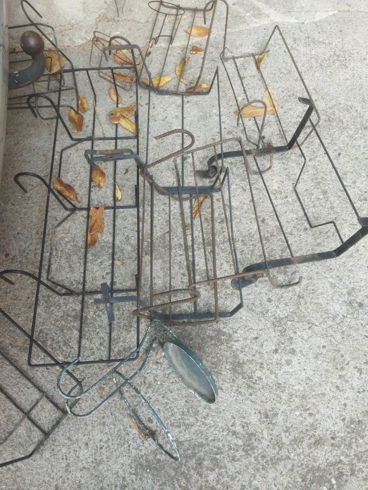 Support m�tal de jardini�re 4 Montpellier (34)