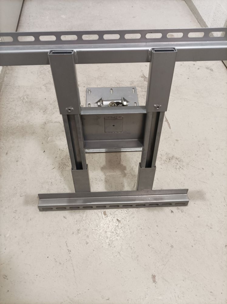 Support mural de t�l�vision 40 Cagnes-sur-Mer (06)