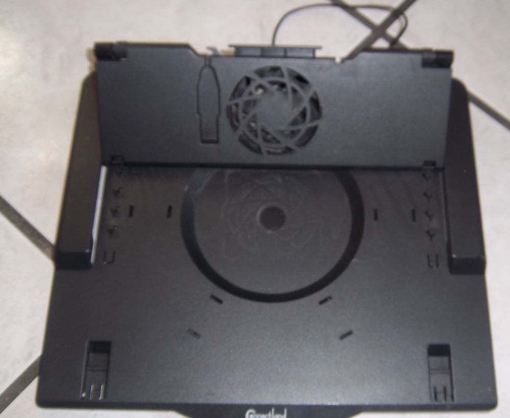 Support ordinateur ventil� CONNECTLAND 5 Colombier-Fontaine (25)