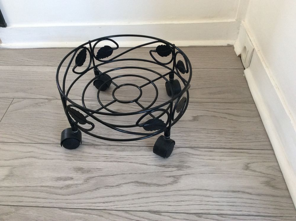 Support de pot de plante 15 Noisy-le-Grand (93)