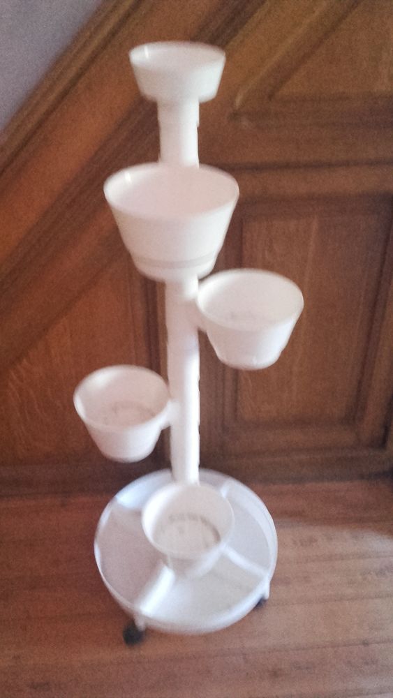 Support plantes int�rieures /ext�rieures; 10 Valenciennes (59)