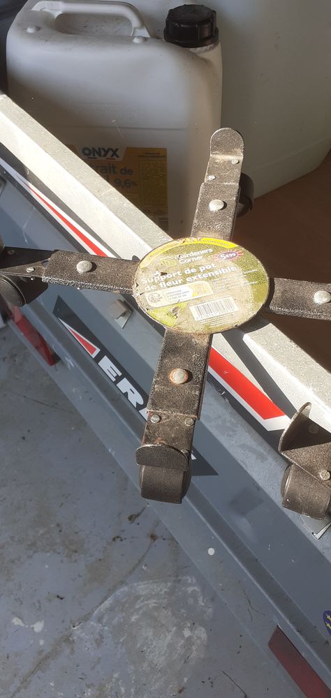 support pour pots de fleus 25 Saint-Quentin (02)