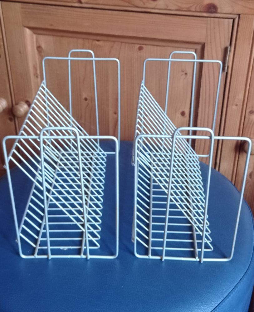 support pour rangement DVD 12 La Fert�-Alais (91)