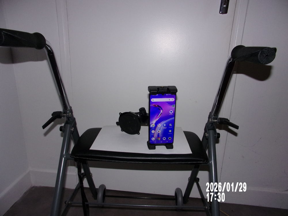 Support de t�l�phone ou de tablette � poser sur un parebrise 6 Chaumont (52)