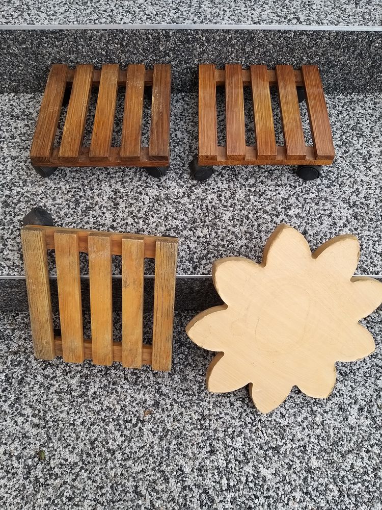 4 Supports pot de fleurs � roulettes 6 Montlu�on (03)