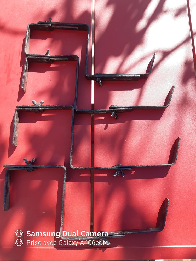 Supports pour 2 balconni�res 10 Saint-Genis-Laval (69)