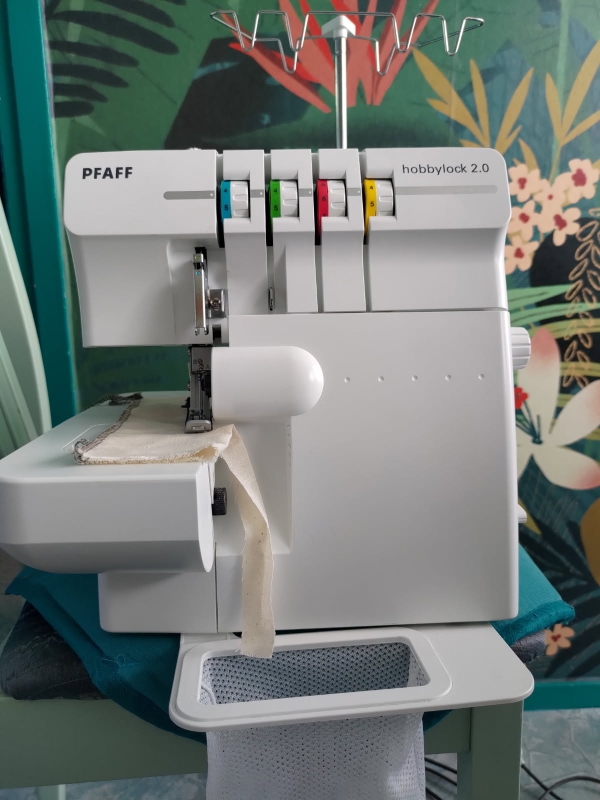 Surjeteuse Pfaff Hobbylock 2.0 380 Mons-en-Bar�ul (59)