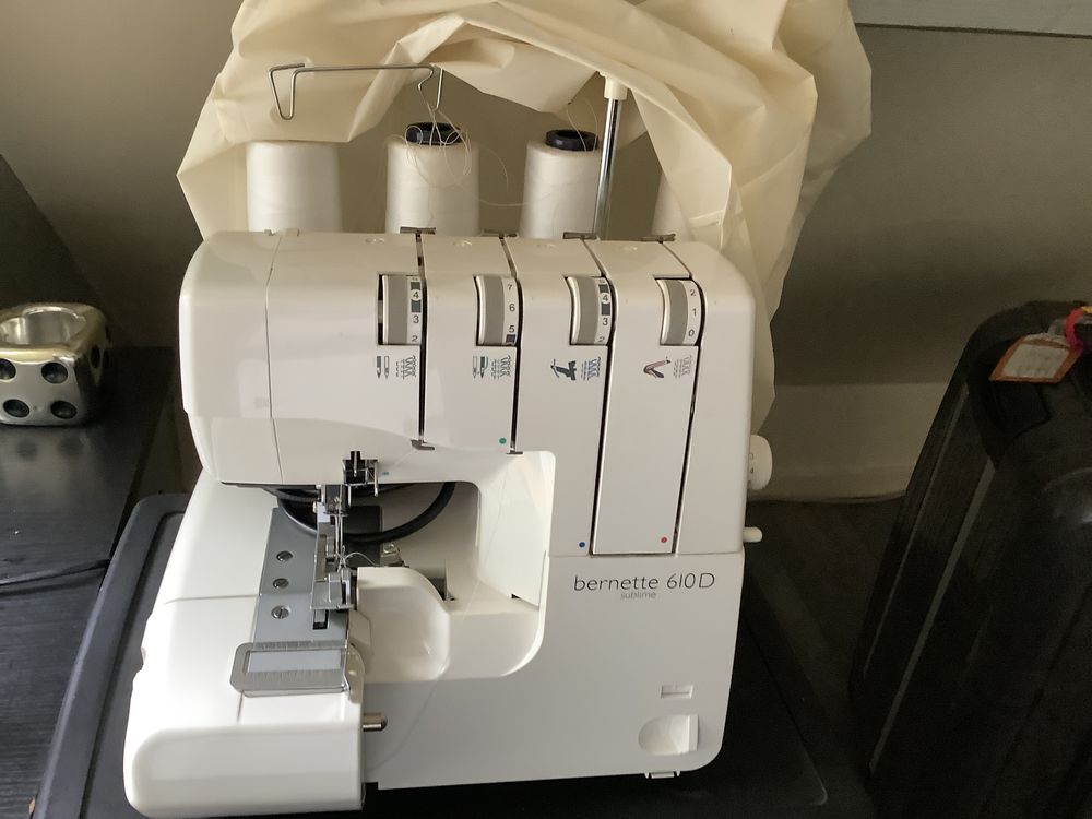 Surjeteuse 0 Uzein (64)