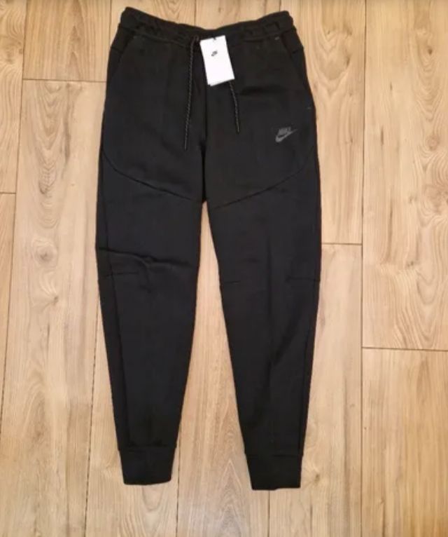 Surv�tement Nike tech fleece noir Neuf 100 Troyes (10)