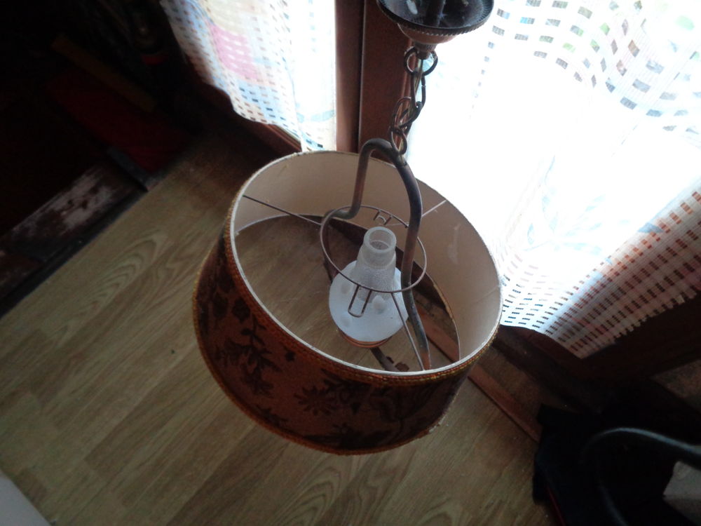 suspension avec abat jour style lampe a p�trole 20 Bommes (33)