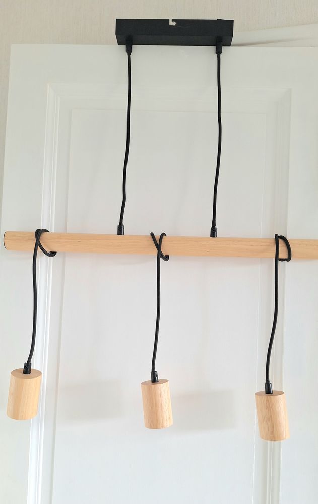 Suspension contemporaine 3 lampes r�glables en hauteur 40 Sanary-sur-Mer (83)