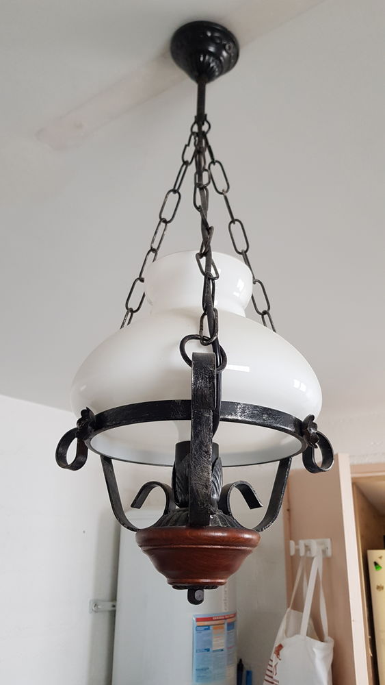 Suspension de cuisine vintage bois et opaline 15 Saint-Martin-le-Beau (37)