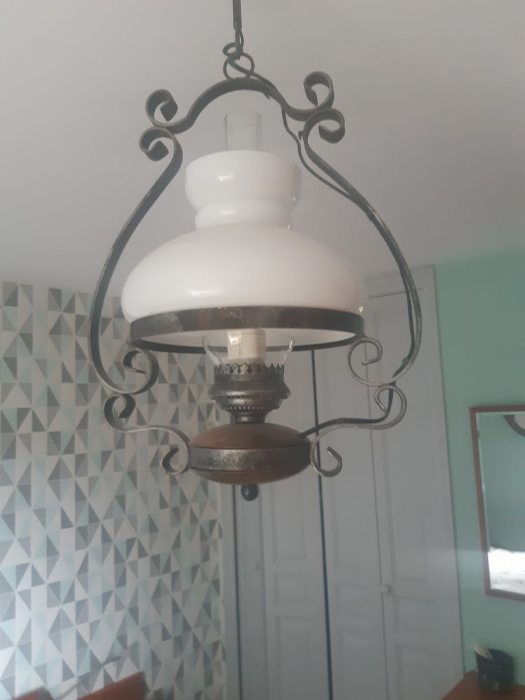 Suspension lampe � p�trole 35 Maureillas-las-Illas (66)