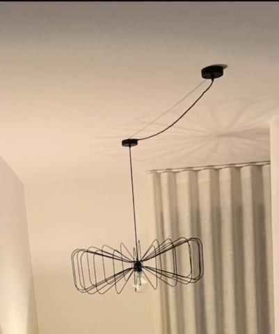 Suspension noire 0 Paris 1 (75)