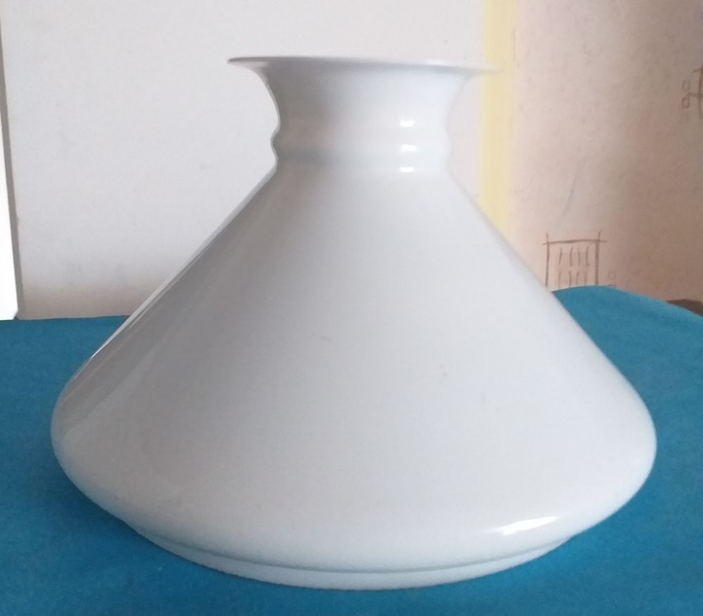 Suspension en opaline blanche des ann�es 60 18 Montauban (82)