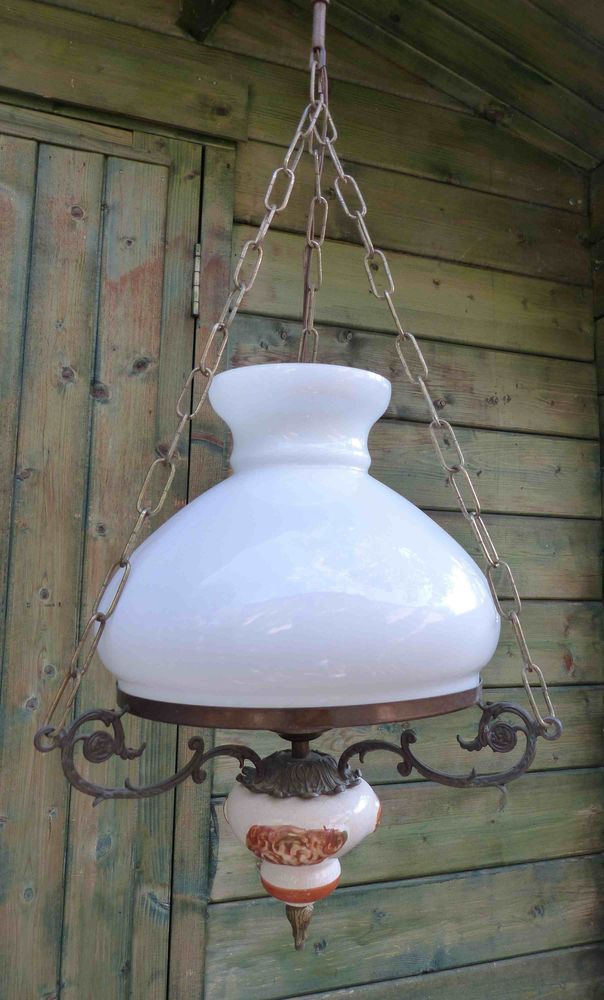 SUSPENSION EN OPALINE BLANCHE 30 Saint-Dr�z�ry (34)