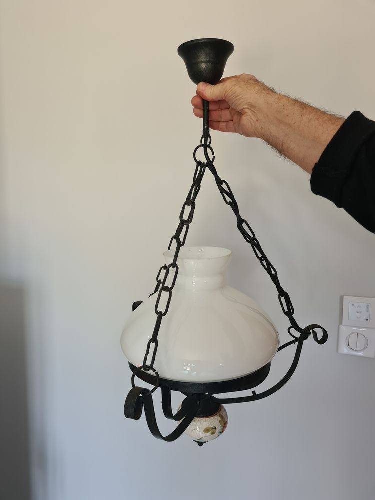 Suspension vintage avec globe en opaline 20 Auxerre (89)