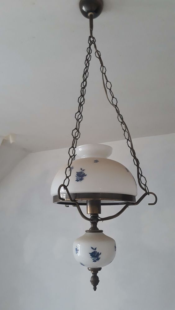 Suspension vintage fer forg� et opaline blanche
0 Angers (49)