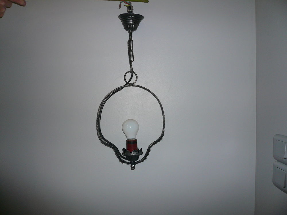 2 suspensions en fer forg� 15 Franqueville-Saint-Pierre (76)