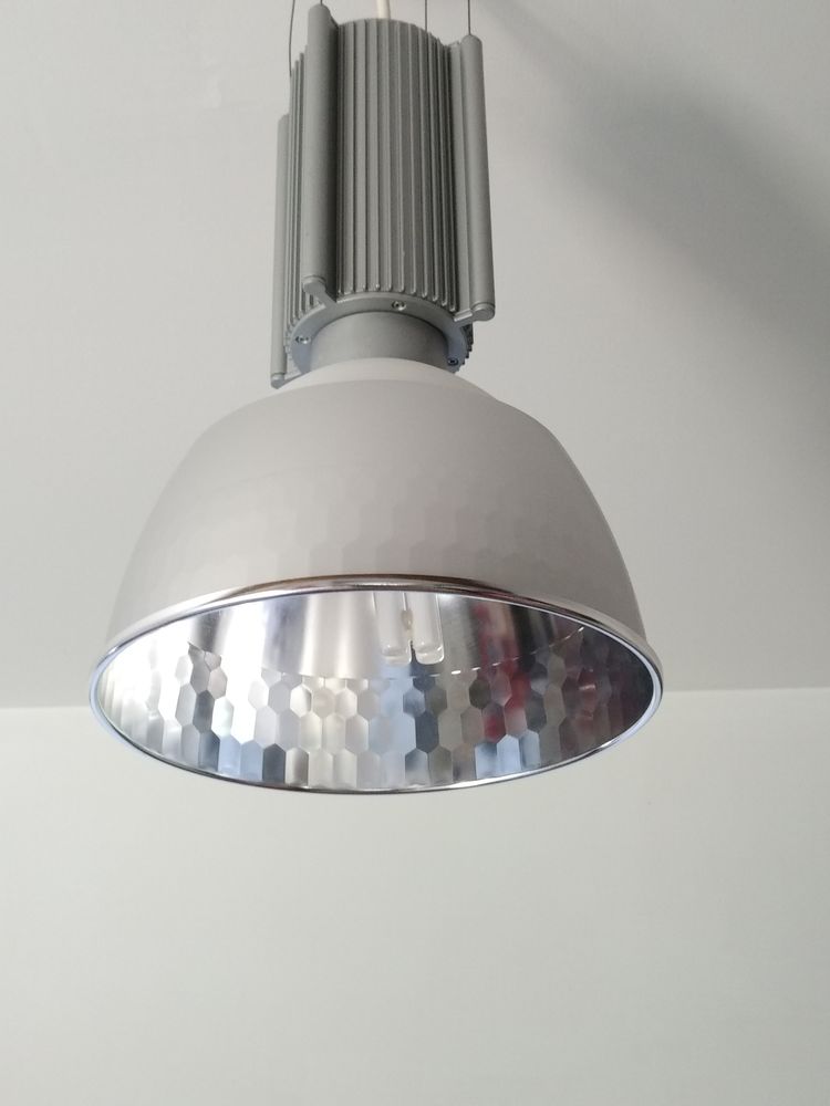 4 Suspensions industrielles 80 Vailhauqu�s (34)