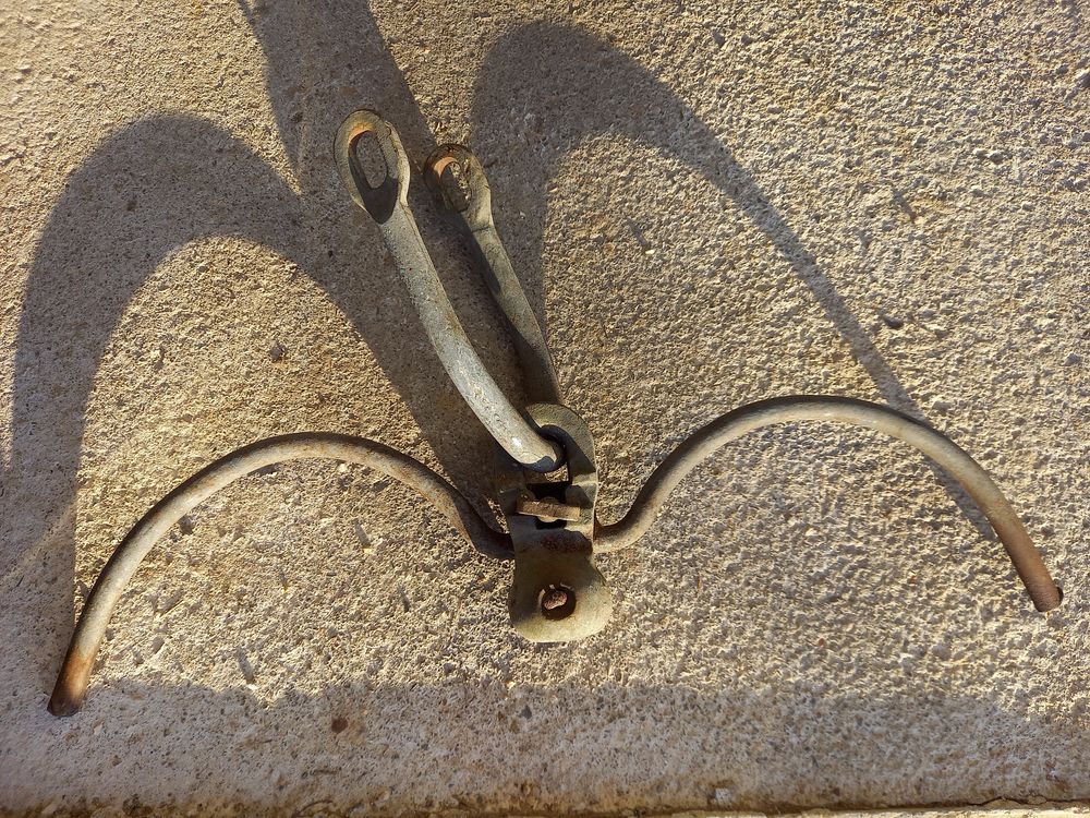 Suspente m�tallique ligne �lectrique EDF 20 Boisset-et-Gaujac (30)