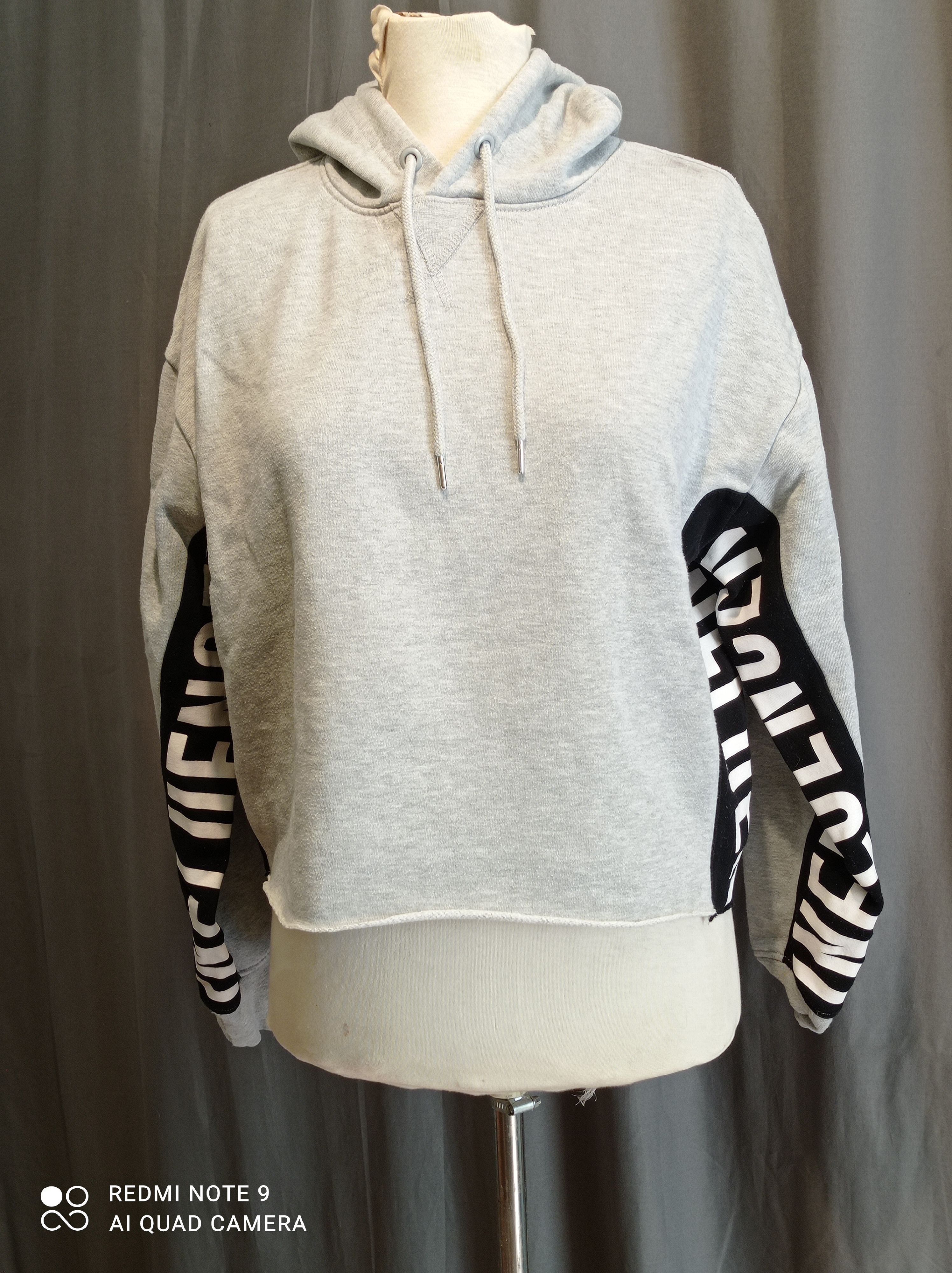 sweat de chez UNDIZ taille M 15 Le Havre (76)
