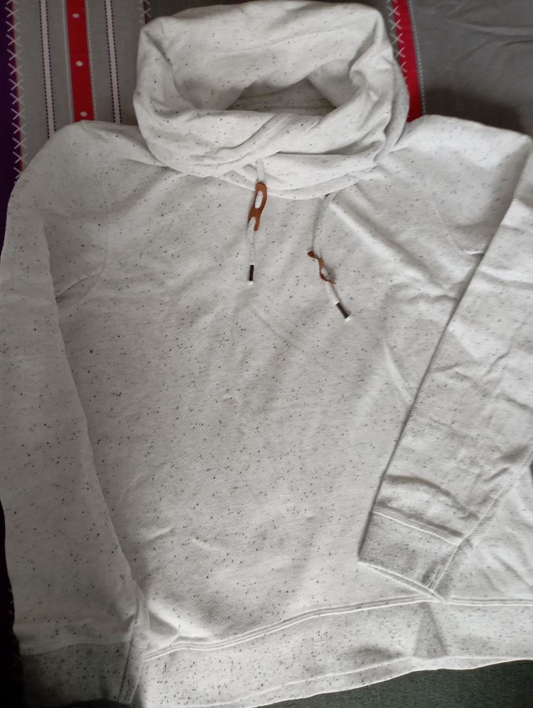 Sweat EDJI, taille M 7 Strasbourg (67)