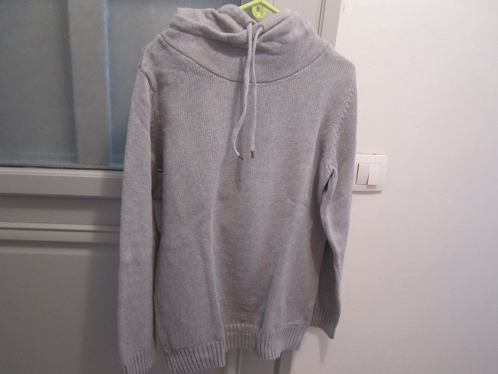 Sweat en laine couleur gris 15 Brignais (69)