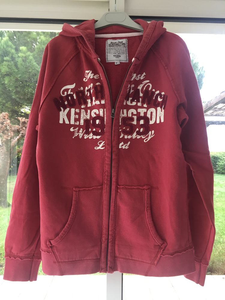 Sweat rouge zipp� � capuche 4 Saujon (17)