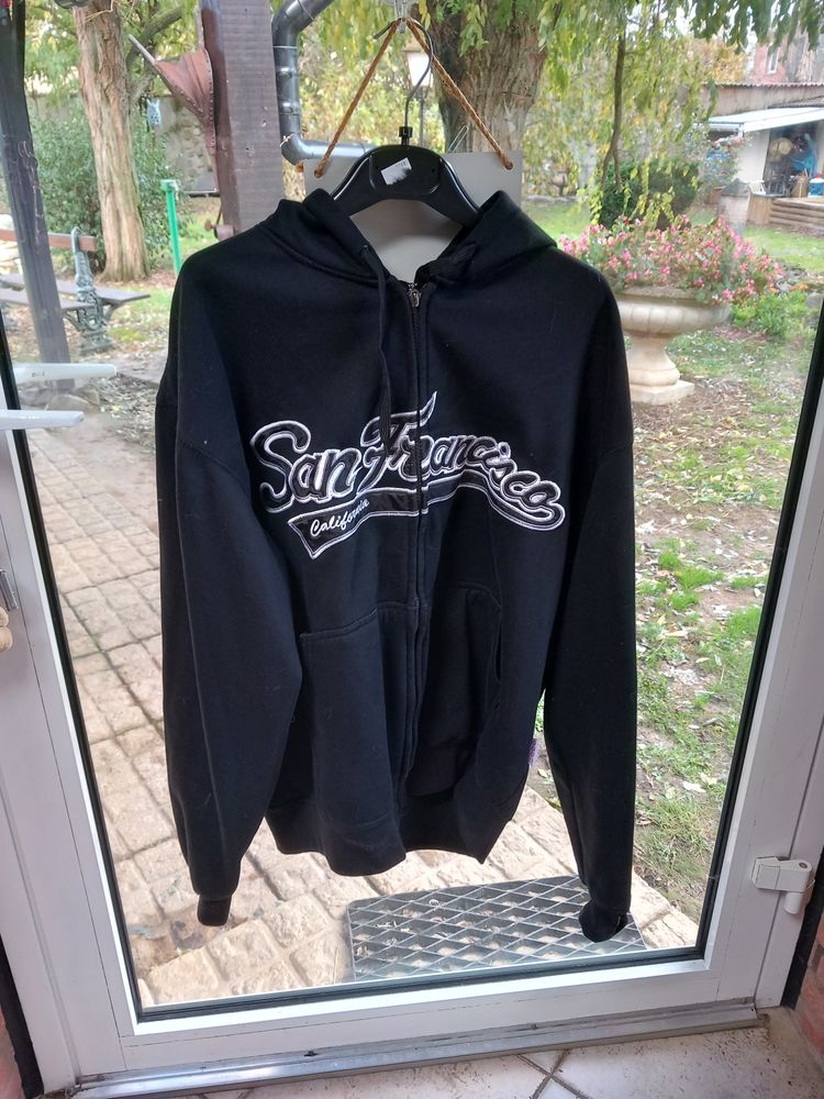 sweets capuche sport XL 25 La Tour-du-Crieu (09)