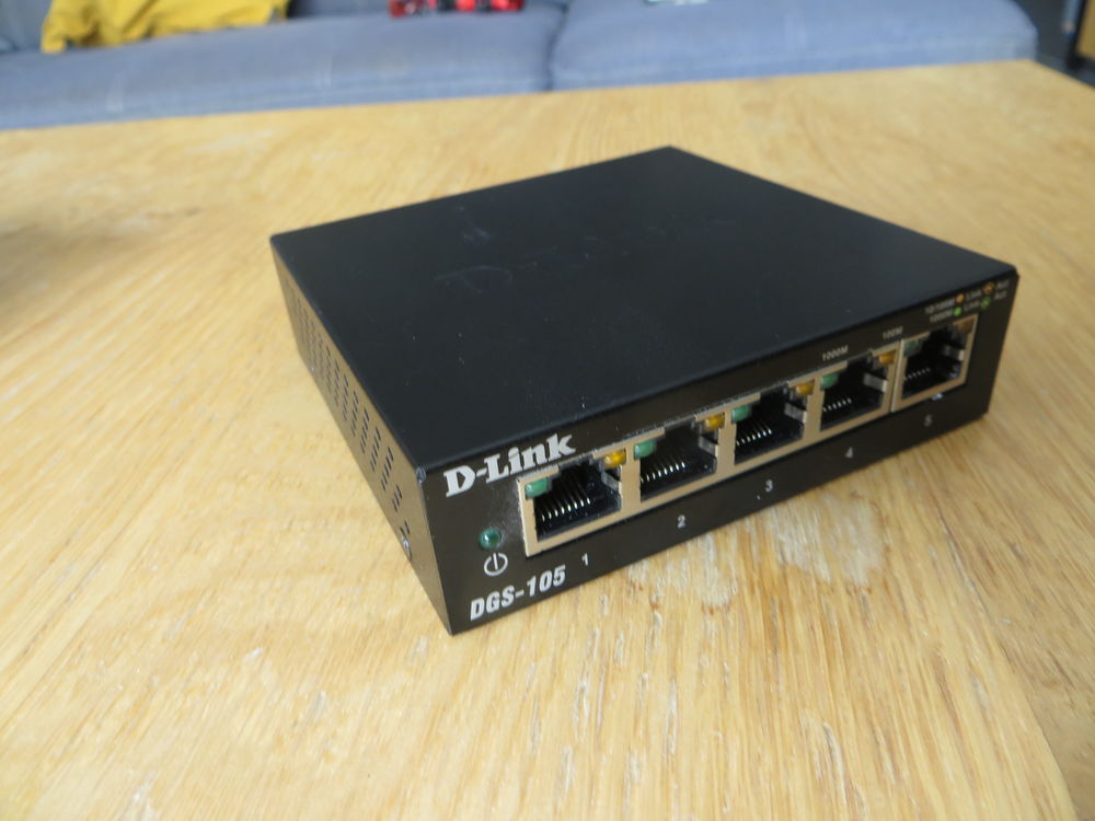 Switch D-Link DGS-105 (5 ports, 1Gigabit/s) 20 Montpellier (34)