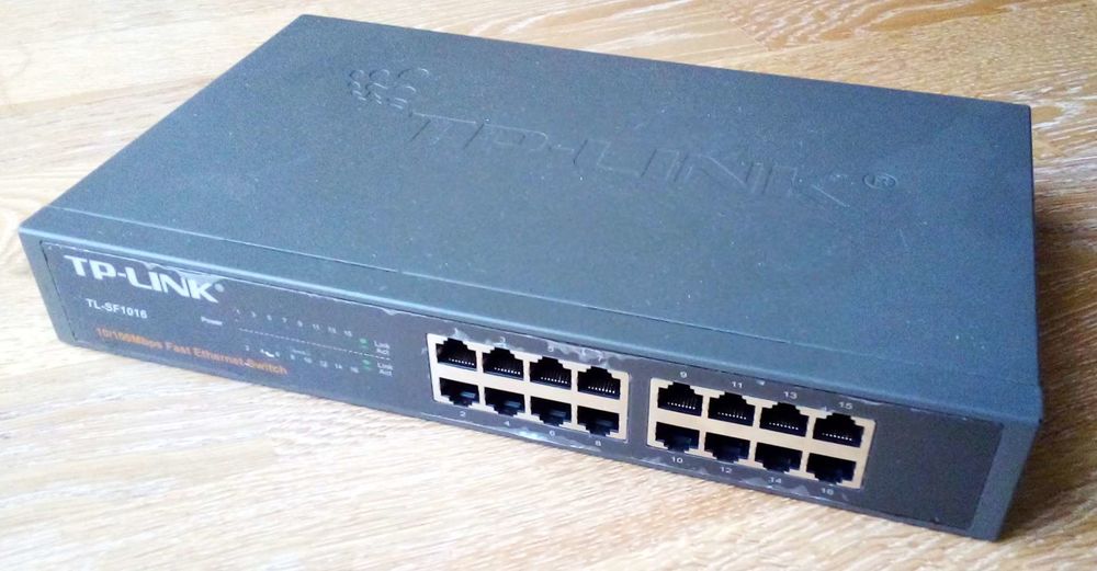 Switch TP-LINK 16 ports Fast Ethernet 10/100 15 La Possonni�re (49)