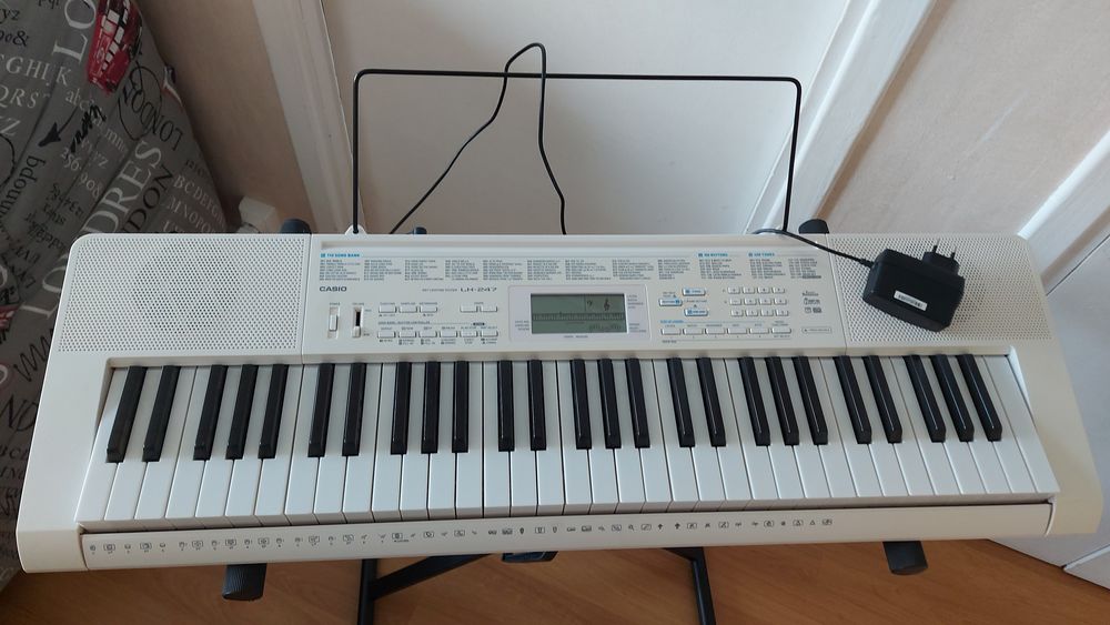 synth�tiseur de marque Casio 270 Le Havre (76)