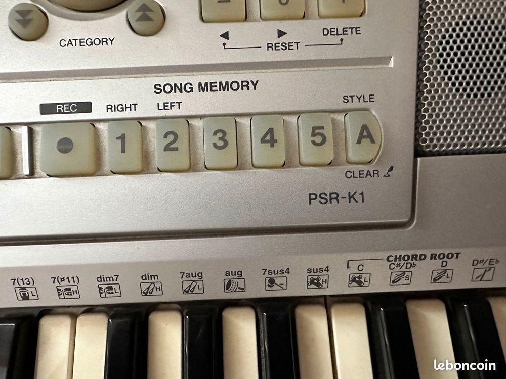 Synth�tiseur num�rique Yamaha 100 Ahuy (21)