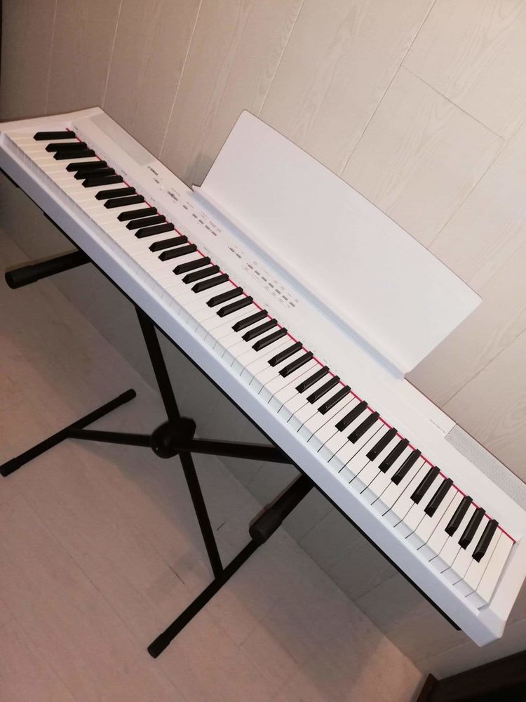 synth�tiseur Yamaha + tr�pied 750 M�nilles (27)