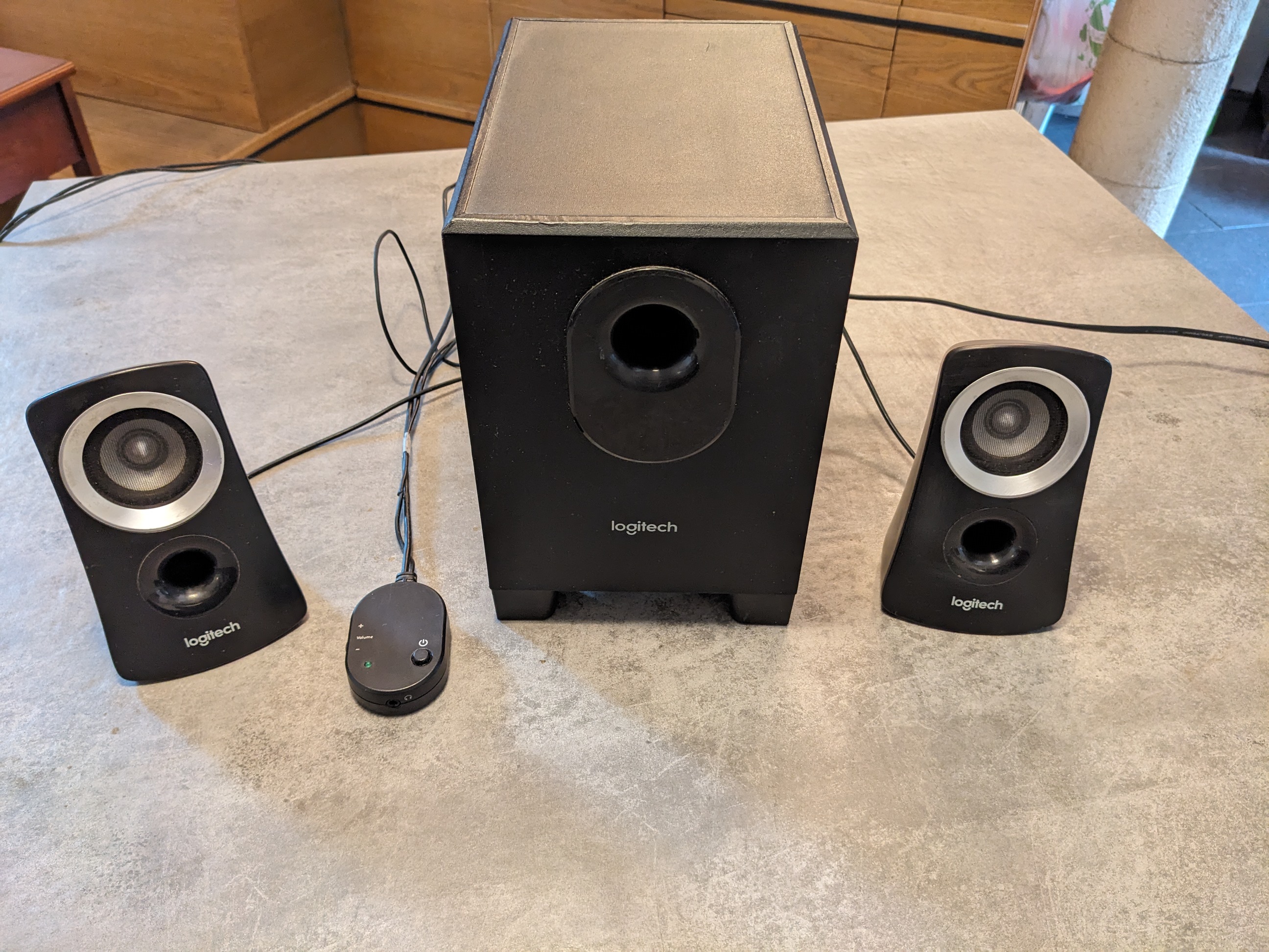 Syst�me de sonorisation haut parleurs ordinateur ou autre vo 20 Marseille 13 (13)