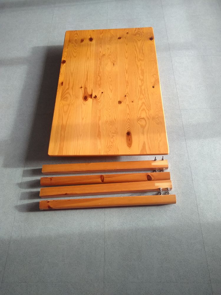 Table pin 110x70 40 Villefranche-sur-Sa�ne (69)