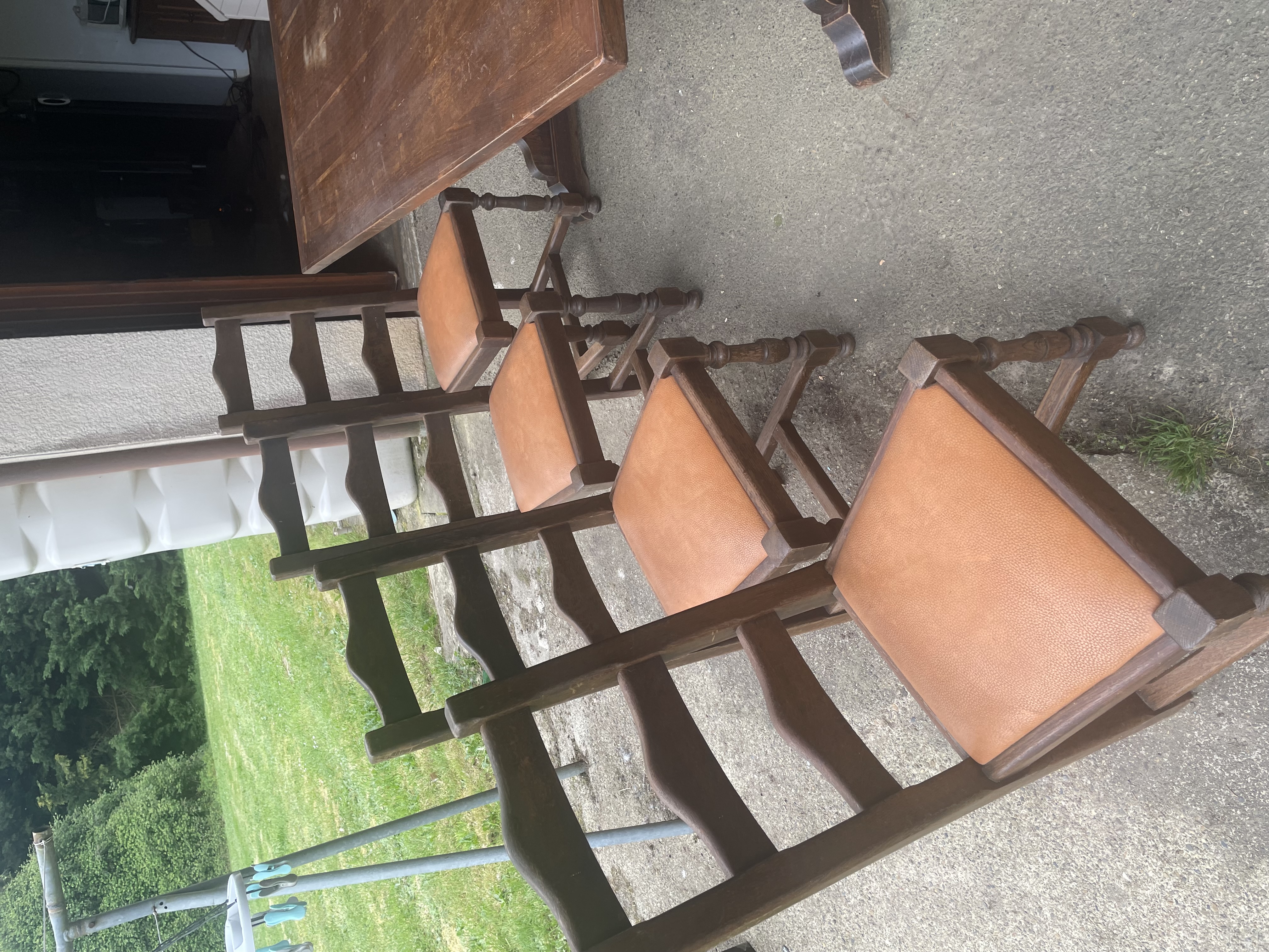 Table d'Abbaye avec pied lyre en ch�ne moyen 250 Estang (32)