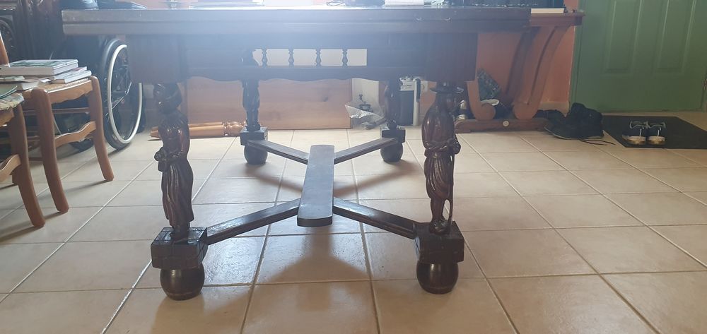 Table ancienne bois massif type Breton + chaises 300 Mach� (85)