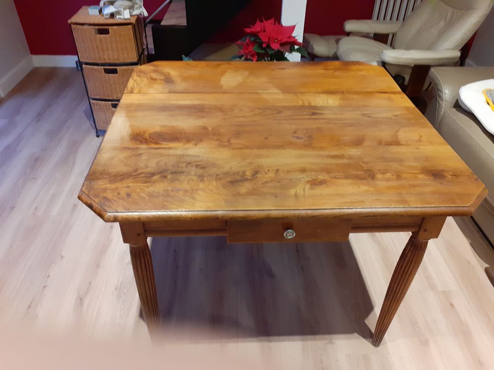 Table ancienne en bois massif 100 * 106 cm 300 Hennebont (56)