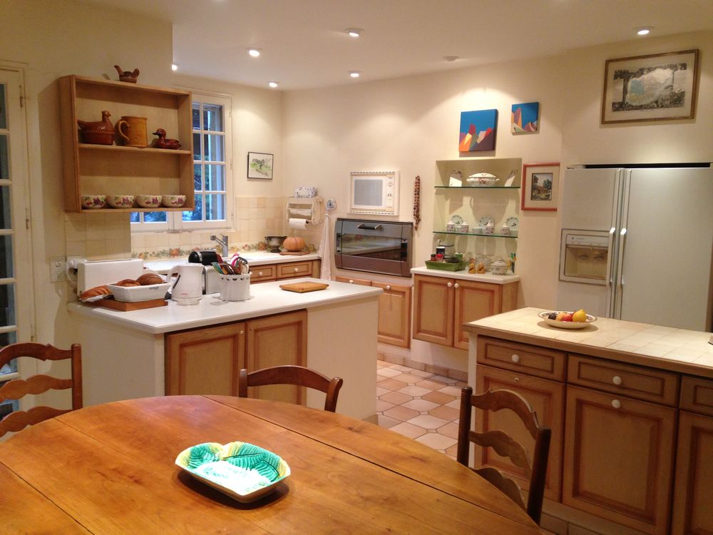 table ancienne ovale 8 couverts 320 La Cadi�re-d'Azur (83)