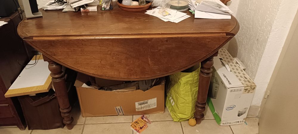 Table ancienne ovale en noyer 50 Le Thor (84)