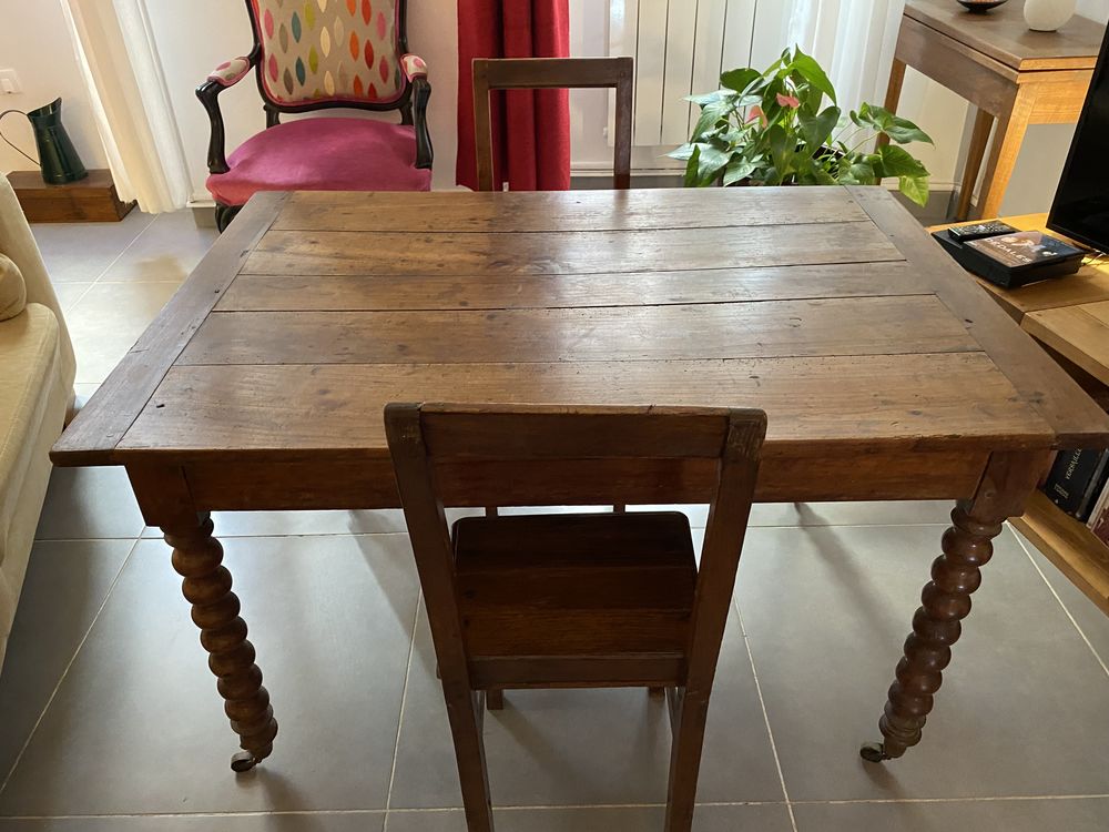 Table antiquaire pour bureau ou salon 
+ 2 chaises Lorraine 75 N�mes (30)