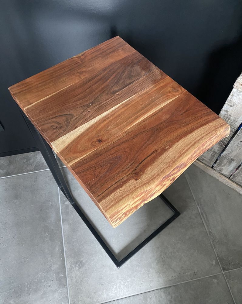 Table d'appoint industrielle en m�tal noir et d'acacia 110 Ecquevilly (78)